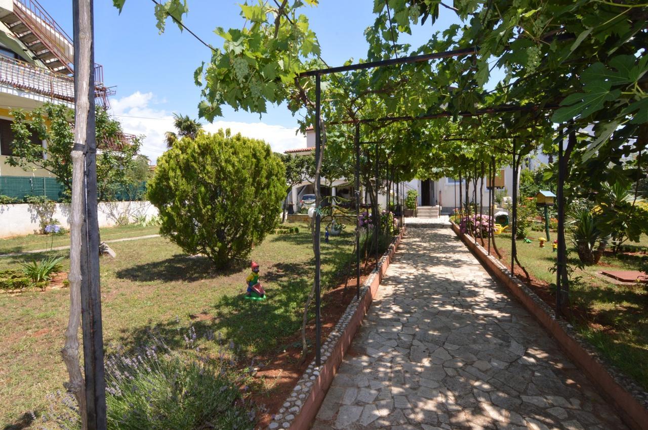 Apartments Mariza Пореч Екстер'єр фото